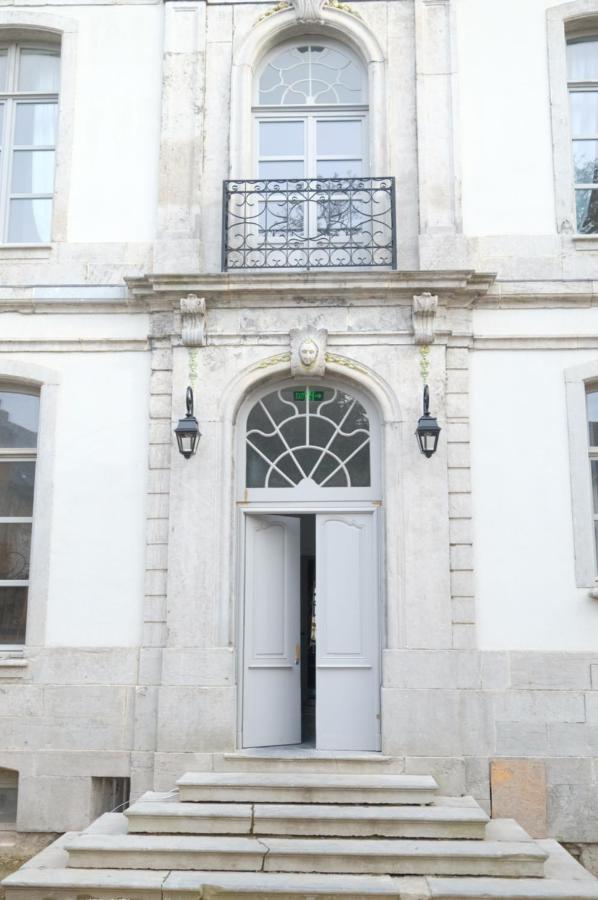 La Maison De La Duchesse De La Valliere - Chambre Rosaline - Parking Prive Gratuit Mons Exterior foto